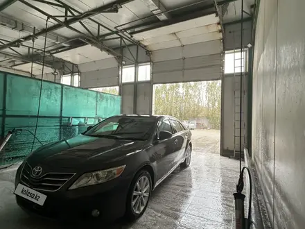 Toyota Camry 2009 года за 3 800 000 тг. в Актобе – фото 2