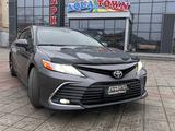 Toyota Camry 2020 года за 9 300 000 тг. в Атырау