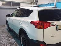 Toyota RAV4 2015 года за 13 500 000 тг. в Астана