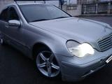 Mercedes-Benz C 180 2001 года за 2 400 000 тг. в Кокшетау