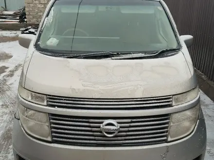 Nissan Elgrand 2004 года за 4 300 000 тг. в Атырау