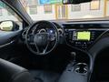 Toyota Camry 2018 года за 14 200 000 тг. в Караганда – фото 19