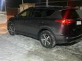 Toyota RAV4 2017 года за 7 900 000 тг. в Уральск – фото 3