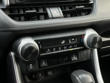 Toyota RAV4 2019 года за 12 850 000 тг. в Актобе – фото 22