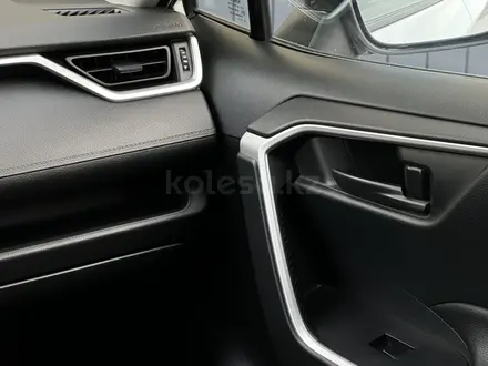 Toyota RAV4 2019 года за 12 850 000 тг. в Актобе – фото 6