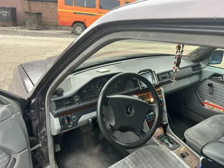 Mercedes-Benz E 200 1992 года за 1 250 000 тг. в Караганда – фото 13