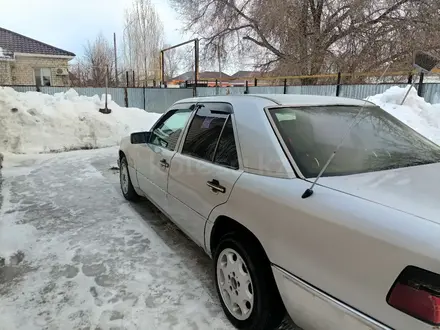 Mercedes-Benz E 220 1995 года за 1 500 000 тг. в Актобе – фото 5