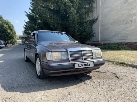 Mercedes-Benz E 230 1992 года за 1 600 000 тг. в Алматы – фото 7