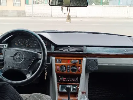 Mercedes-Benz E 200 1994 года за 2 100 000 тг. в Павлодар – фото 6