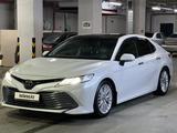 Toyota Camry 2019 года за 14 900 000 тг. в Алматы