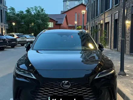 Lexus RX 350h 2023 года за 34 000 000 тг. в Алматы – фото 2