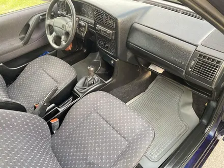 Volkswagen Passat 1994 года за 2 500 000 тг. в Шымкент – фото 37