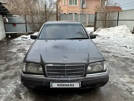 Mercedes-Benz C 200 1993 года за 2 100 000 тг. в Алматы