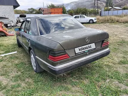 Mercedes-Benz E 230 1992 года за 1 000 000 тг. в Есик – фото 3