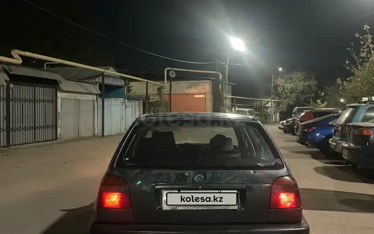 Volkswagen Golf 1997 года за 950 000 тг. в Алматы