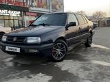 Volkswagen Vento 1994 годаfor1 300 000 тг. в Алматы – фото 3