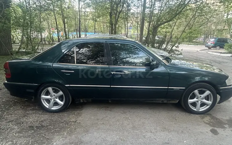 Mercedes-Benz C 180 1996 годаfor1 700 000 тг. в Караганда