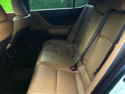 Lexus ES 250 2018 года за 18 000 000 тг. в Алматы – фото 12
