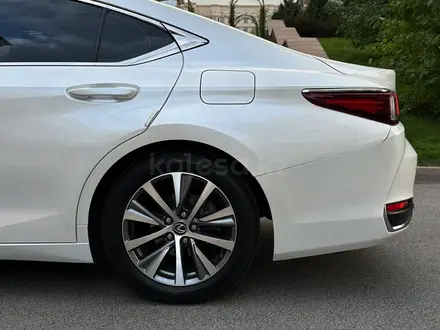 Lexus ES 250 2018 года за 18 000 000 тг. в Алматы – фото 6