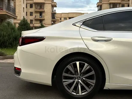 Lexus ES 250 2018 года за 18 000 000 тг. в Алматы – фото 8