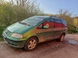 Volkswagen Sharan 2003 годаfor2 700 000 тг. в Алматы – фото 2