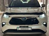 Toyota Highlander 2022 года за 27 000 000 тг. в Алматы – фото 2
