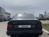 Mercedes-Benz E 200 1993 года за 1 490 000 тг. в Кокшетау – фото 5