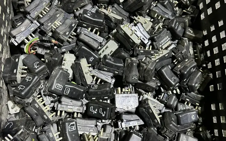 W124 w140 w202 w210 кнопки разныеүшін1 000 тг. в Алматы