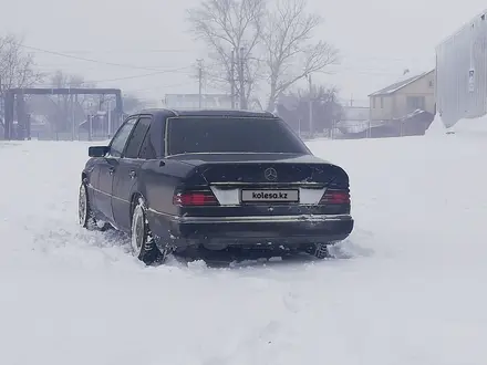 Mercedes-Benz E 230 1990 года за 850 000 тг. в Караганда – фото 5