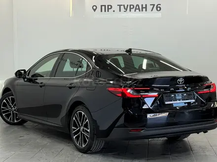 Toyota Camry Luxe 2024 года за 21 900 000 тг. в Астана – фото 2