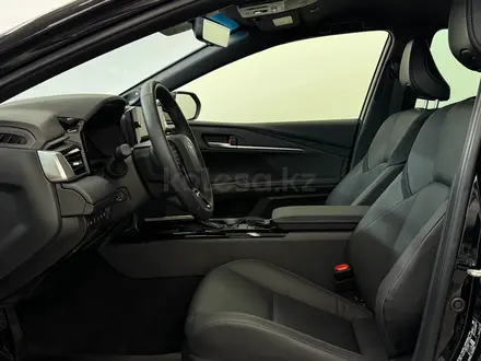 Toyota Camry Luxe 2024 года за 21 900 000 тг. в Астана – фото 12