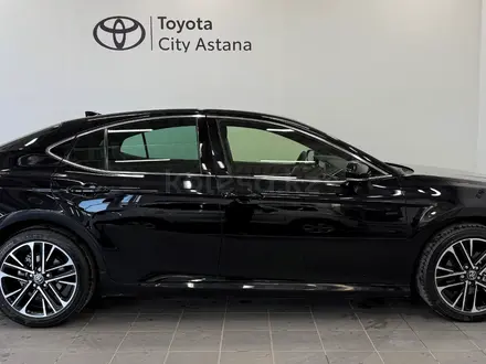 Toyota Camry Luxe 2024 года за 21 900 000 тг. в Астана – фото 18