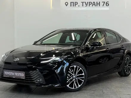Toyota Camry Luxe 2024 года за 21 900 000 тг. в Астана