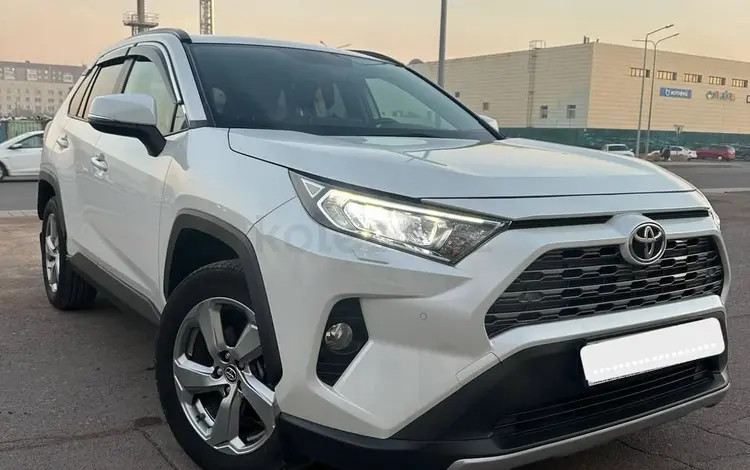 Toyota RAV4 2021 годаfor16 700 000 тг. в Караганда