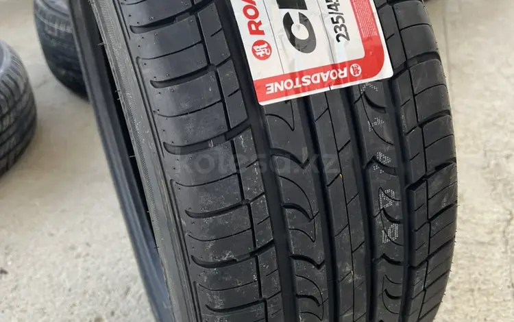 Автошина 235/45/18 Roadstone корейские за 45 000 тг. в Актау