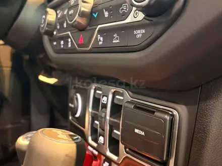 Jeep Wrangler Rubicon 392 2026 года за 62 000 000 тг. в Алматы – фото 17