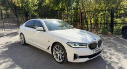 BMW 530 2023 года за 28 200 000 тг. в Караганда – фото 2