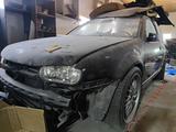 Volkswagen Golf 1998 года за 1 000 000 тг. в Атырау