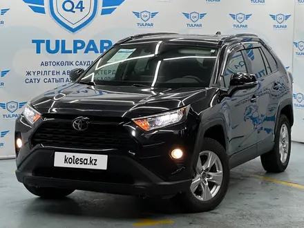 Toyota RAV4 2021 года за 18 000 000 тг. в Алматы