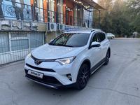 Toyota RAV4 2019 года за 13 500 000 тг. в Атырау