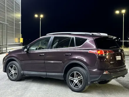 Toyota RAV4 2017 года за 7 000 000 тг. в Актобе – фото 11