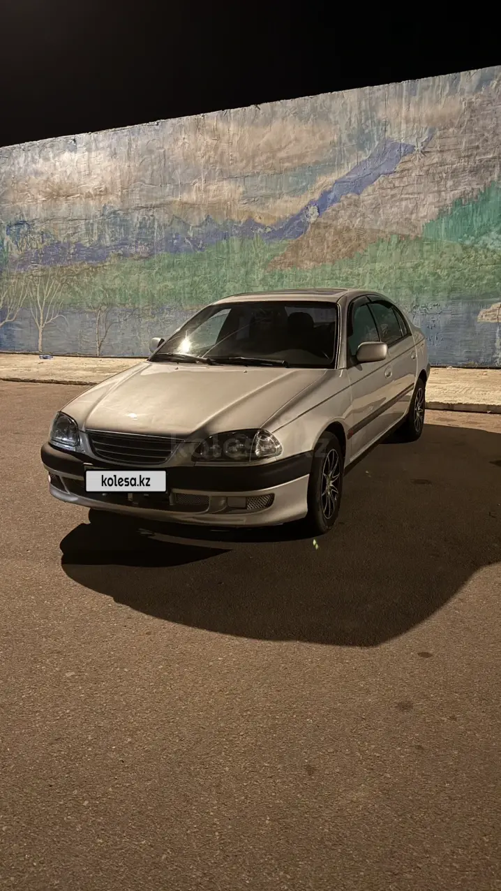 Toyota Avensis, 1998