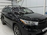 Toyota Highlander 2015 года за 17 000 000 тг. в Караганда