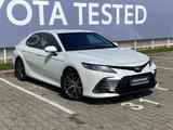 Toyota Camry 2021 года за 16 890 000 тг. в Алматы – фото 3