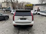 Cadillac Escalade Premium Luxury Platinum 2023 года за 53 990 000 тг. в Астана – фото 5