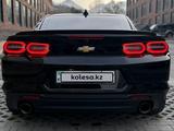 Chevrolet Camaro 2020 года за 13 500 000 тг. в Алматы – фото 2