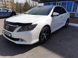 Toyota Camry 2014 года за 12 500 000 тг. в Астана – фото 2