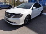 Toyota Camry 2014 года за 11 900 000 тг. в Астана – фото 4