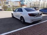 Toyota Camry 2014 года за 11 900 000 тг. в Астана – фото 3