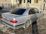Mercedes-Benz E 240 2001 годаүшін4 400 000 тг. в Уральск – фото 3